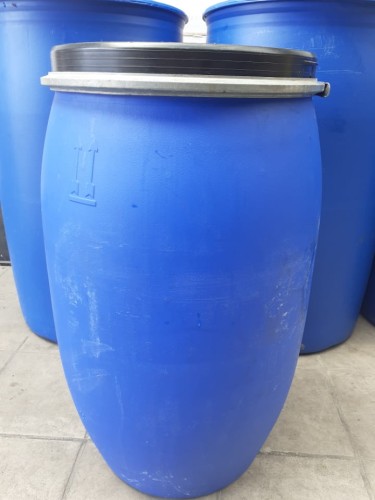 Beczka plastikowa 100L z deklem i obręczą używana