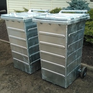 Pojemnik metalowy 240 L kwadratowy na kołach